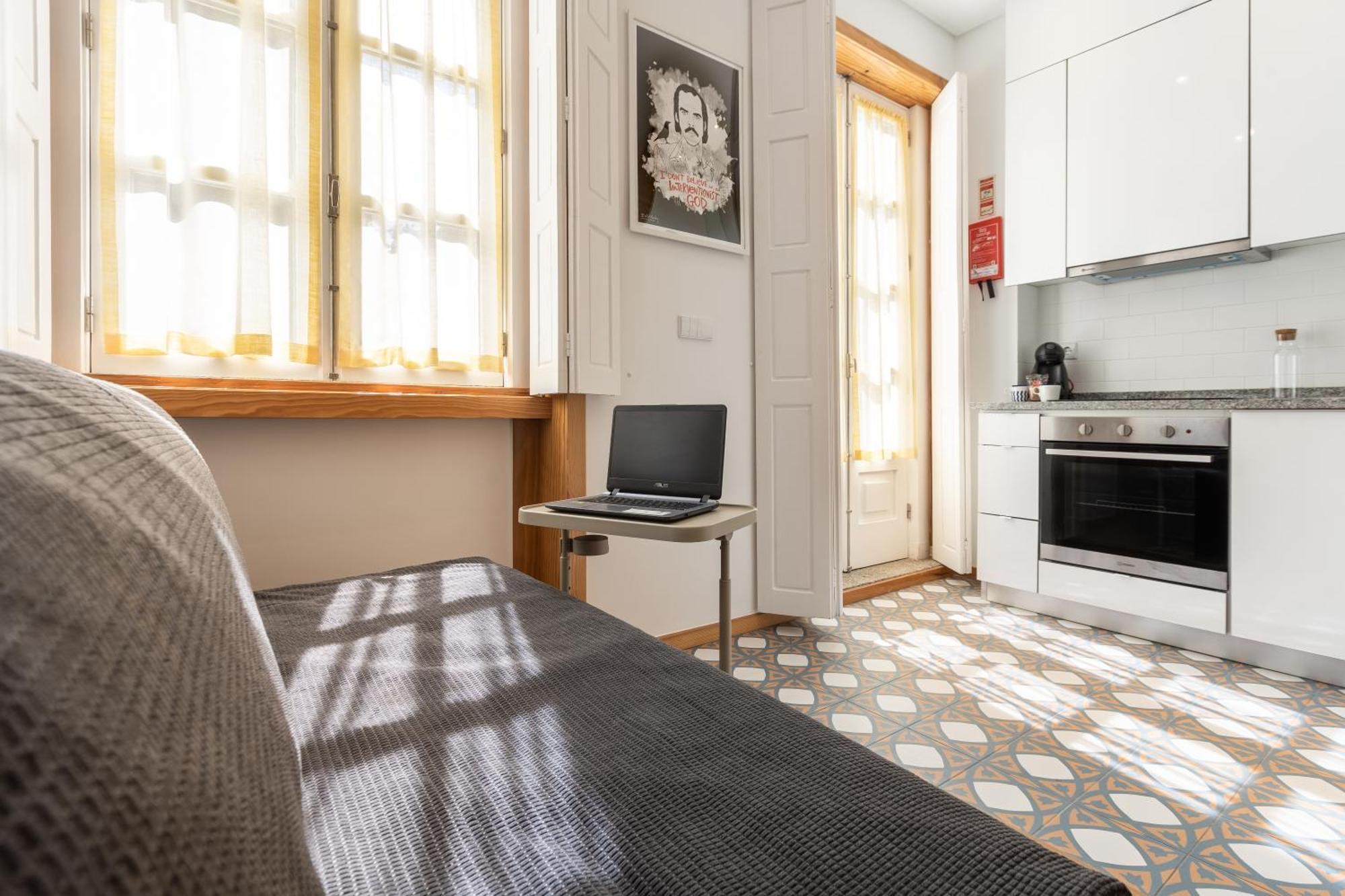 731 Costa Cabral Metro Residence Porto Room photo