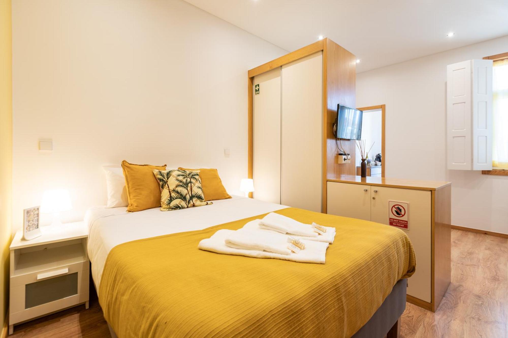 731 Costa Cabral Metro Residence Porto Room photo
