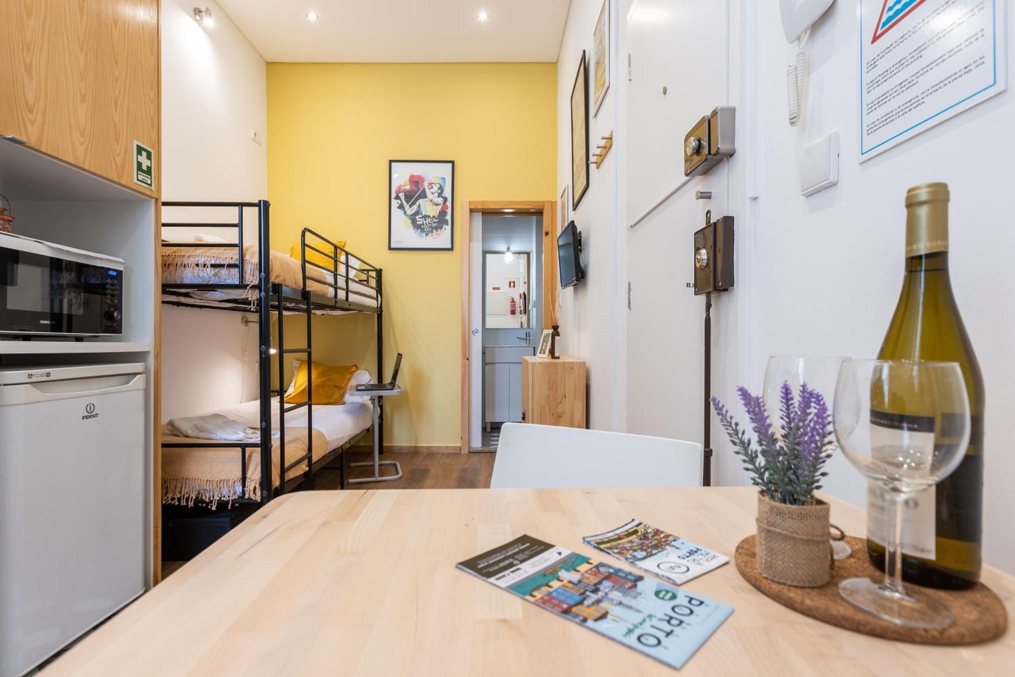 731 Costa Cabral Metro Residence Porto Room photo