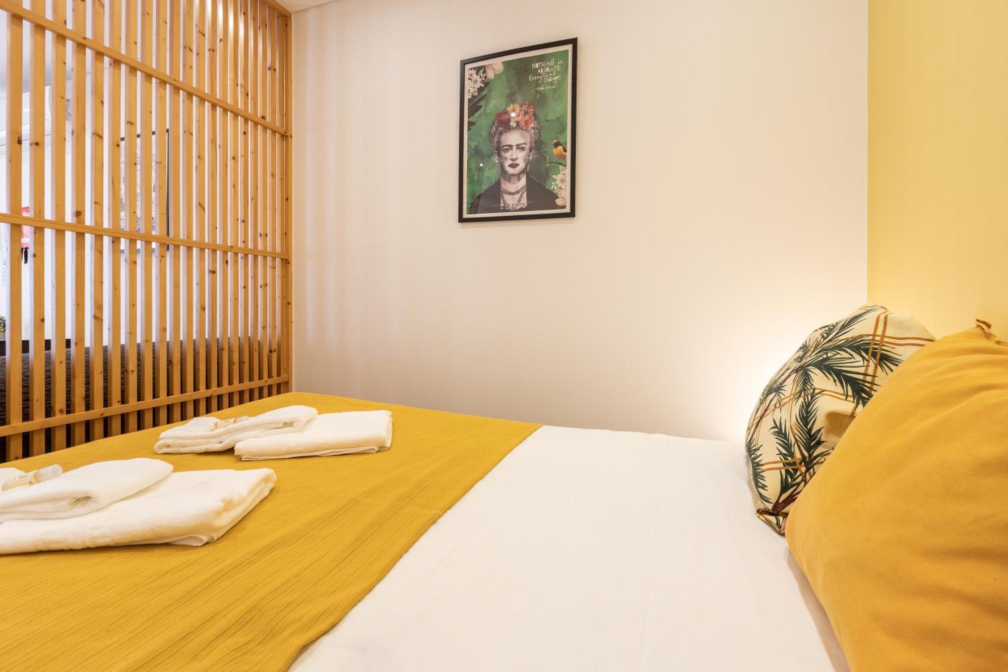 731 Costa Cabral Metro Residence Porto Room photo