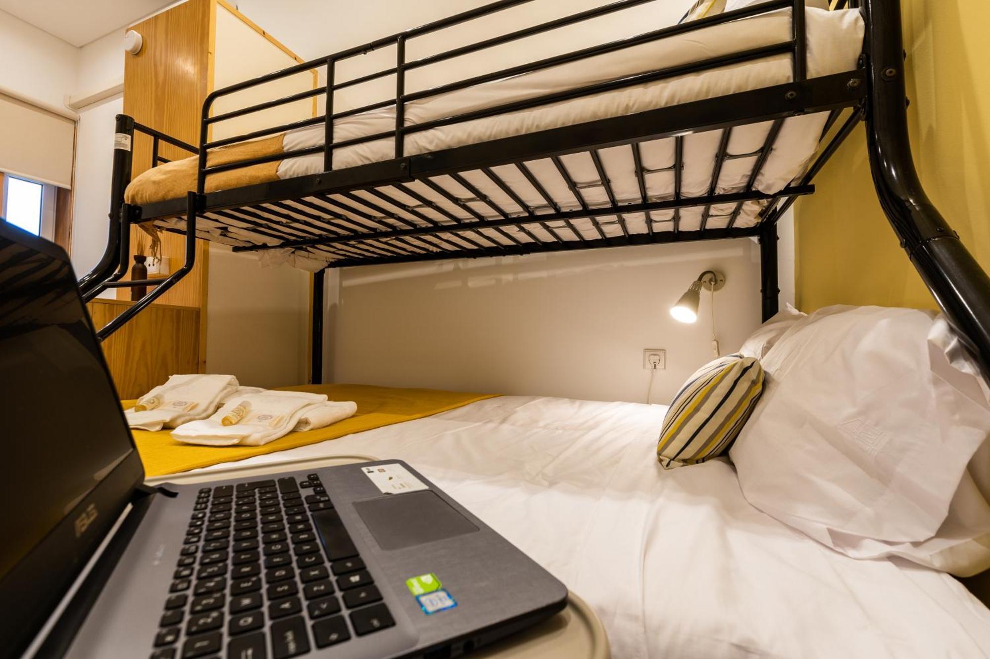 731 Costa Cabral Metro Residence Porto Room photo